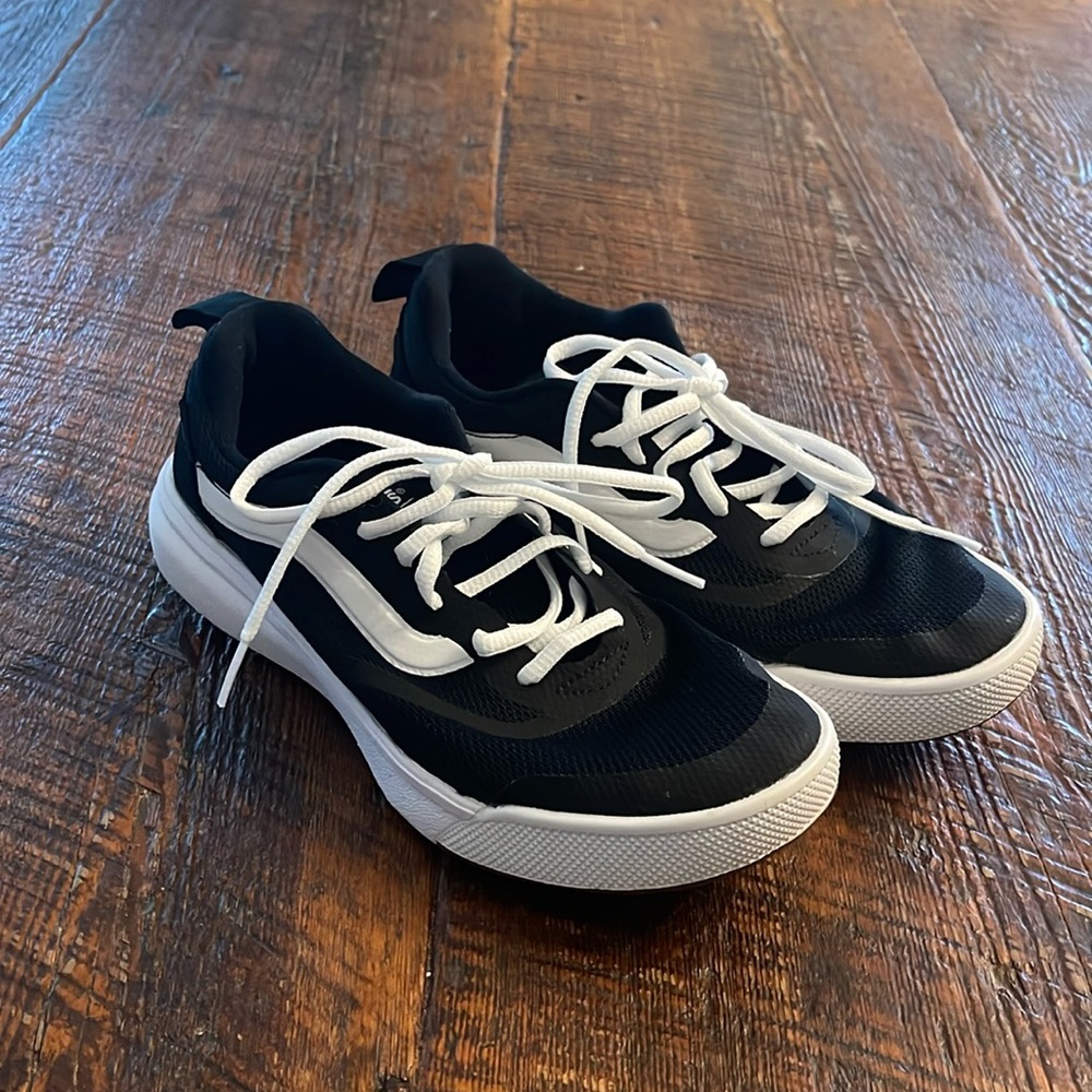 Like new Vans Ultrarange sneaker